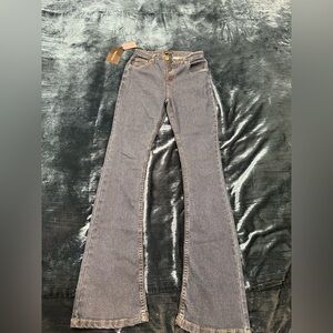 PrettyLittleThing Shape Mid Wash Stretch Denim Flared Jean